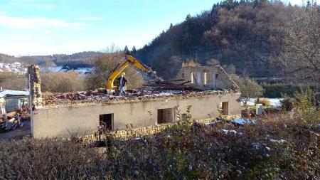 Mirna, rusenje hise na zacetku bodoce obvoznice (9)